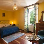 Casa de Férias Charming House In With Jacuzzi