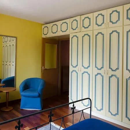 Charming House In With Jacuzzi בית נופש