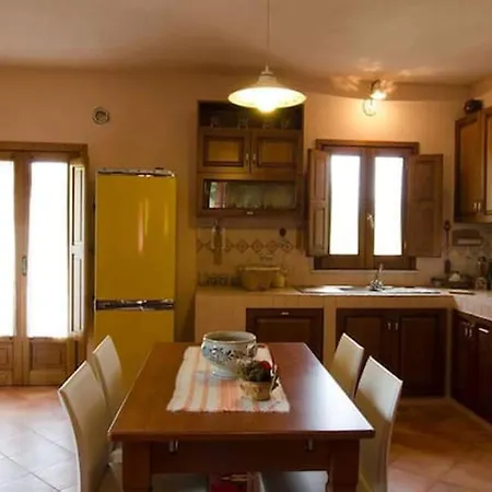 Charming House In With Jacuzzi Semesterbostad *