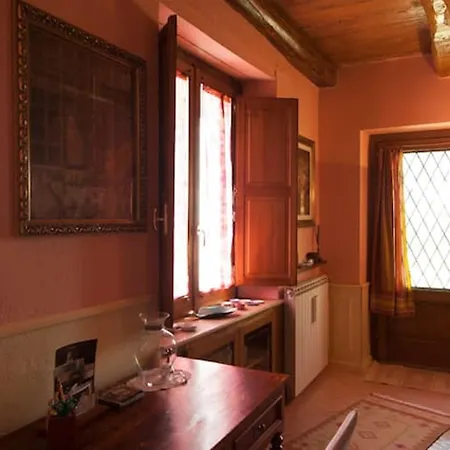 Charming House In With Jacuzzi بيت للعطل Decollatura