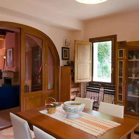 펜션 Charming House In With Jacuzzi