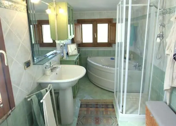 Charming House In With Jacuzzi Decollatura