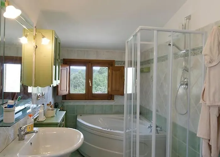 Charming House In With Jacuzzi *