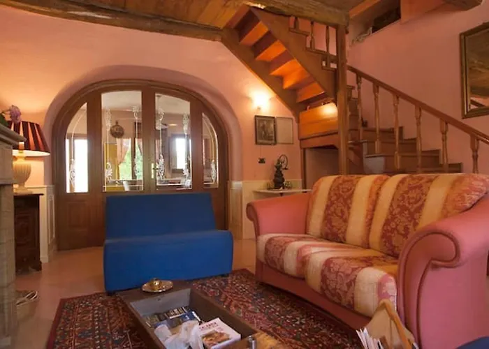 Casa de Férias Charming House In With Jacuzzi