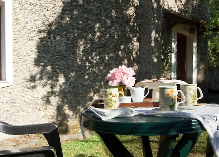 Casa de Férias Charming House In With Jacuzzi *