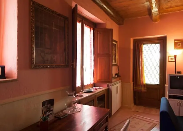 Nyaraló Charming House In With Jacuzzi