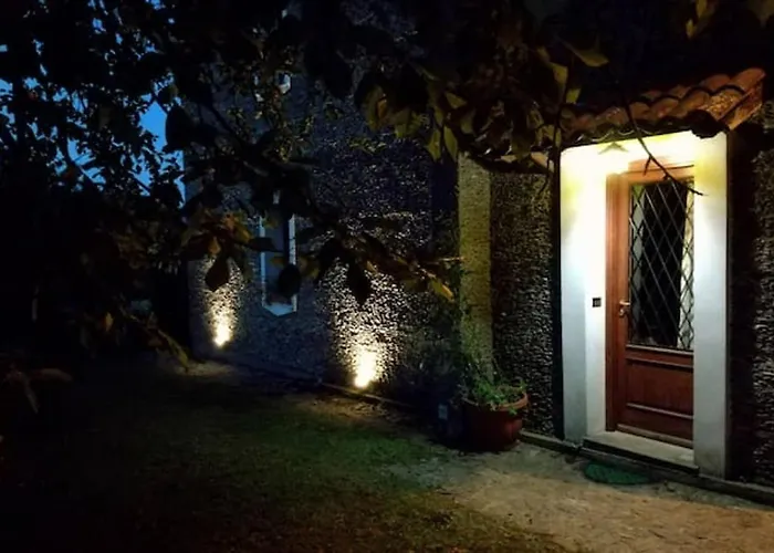 Charming House In With Jacuzzi